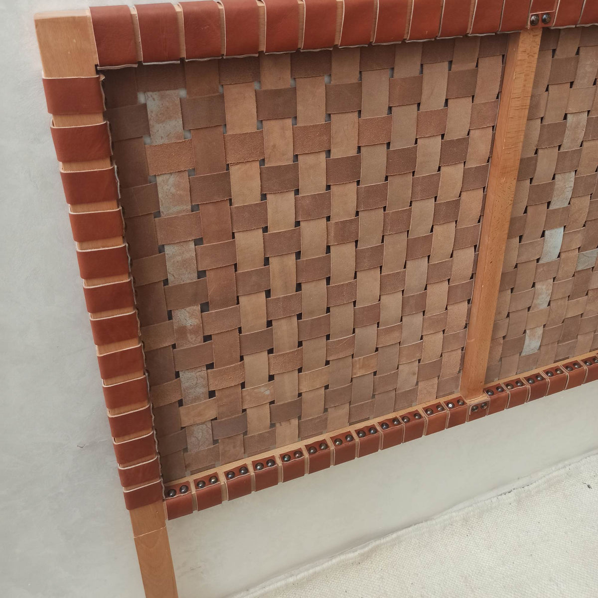 Artihandmade® headboard, showcasing artisan craftsmanship and quality.